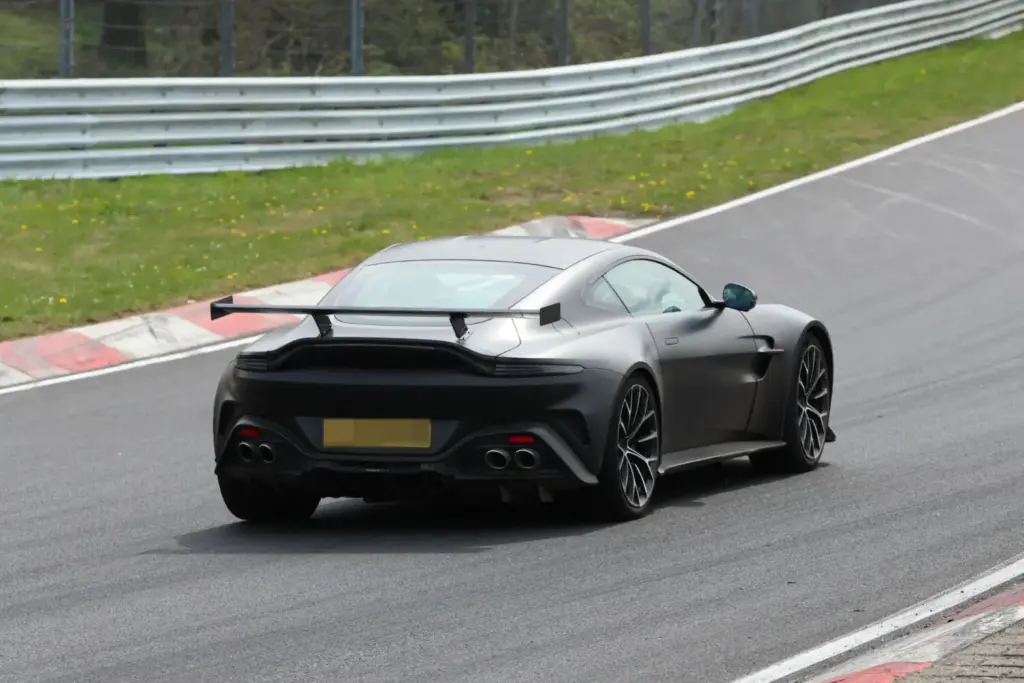 Aston Martin Vantage AMR 2027 28 Motor16