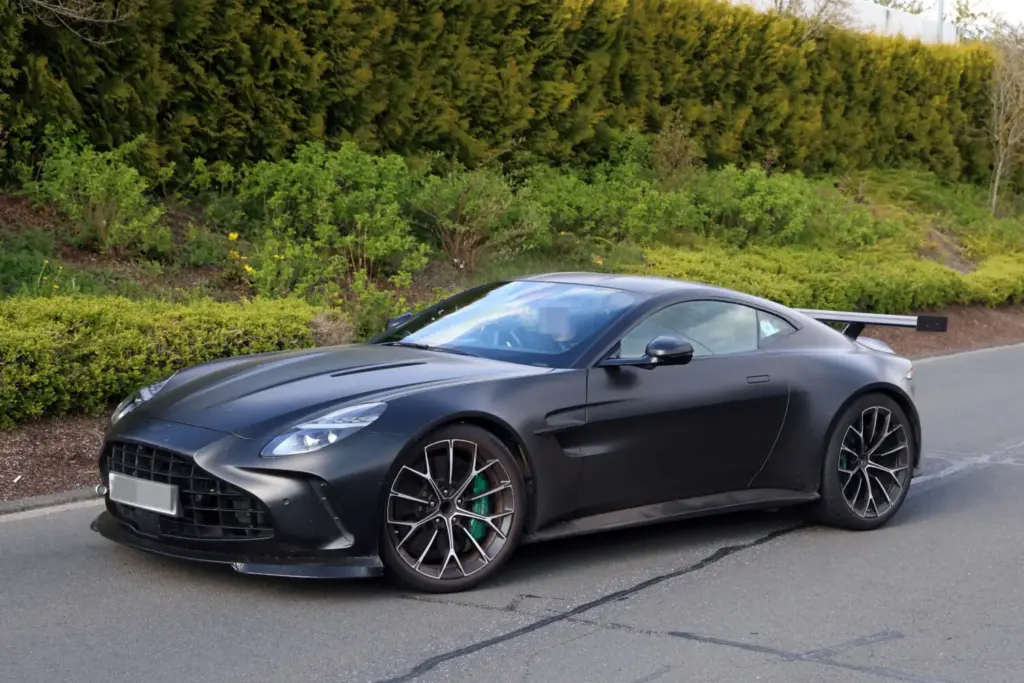 Aston Martin Vantage AMR 2027 6 Motor16