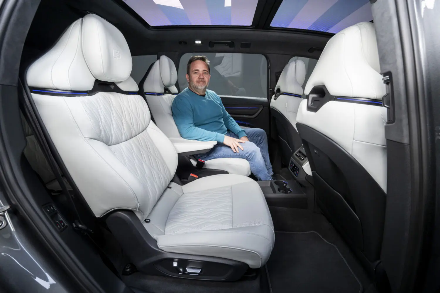 Audi-Q9-camuflado-interior-15.webp
