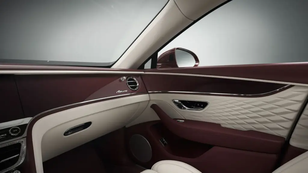 BENTLEY MULLINER CATALOGO 2026 11 Motor16