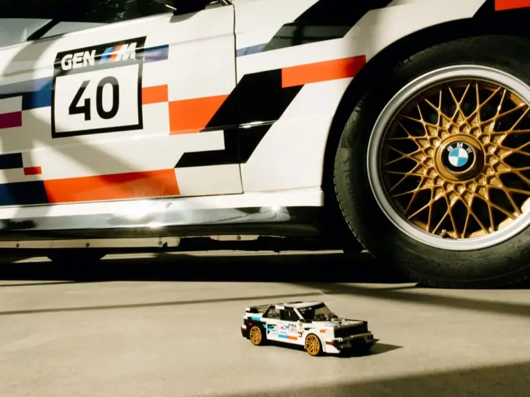 BMW y Lego se unen para celebrar el 40 aniversario del M3 E30