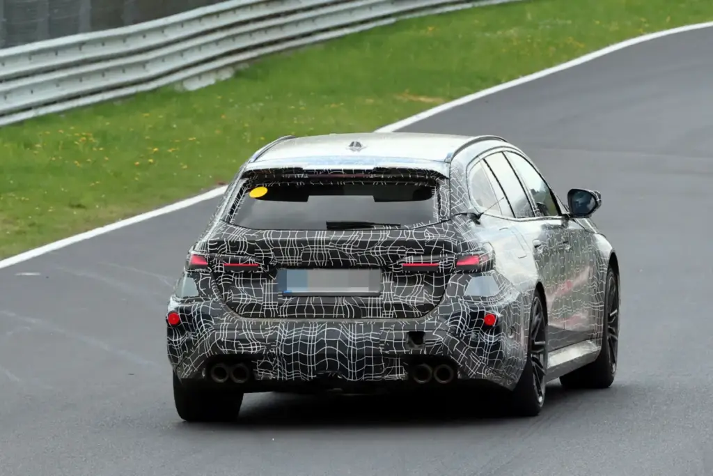 BMW M5 Touring FL 12 Motor16