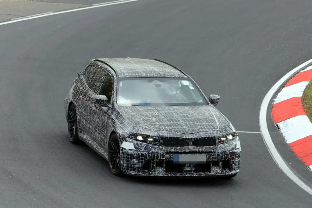 BMW M5 Touring FL 2 Motor16