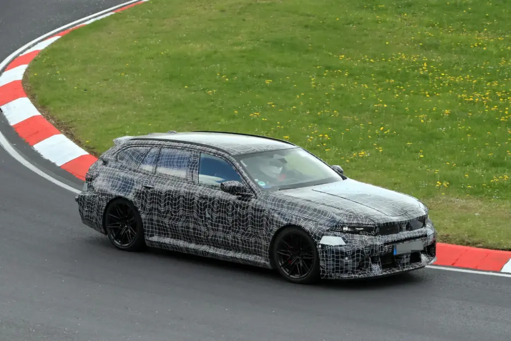 BMW M5 Touring FL 4 Motor16