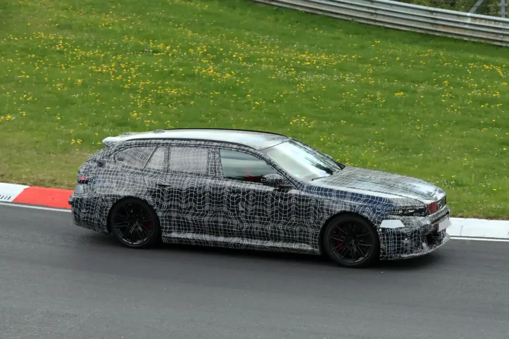 BMW M5 Touring FL 5 Motor16