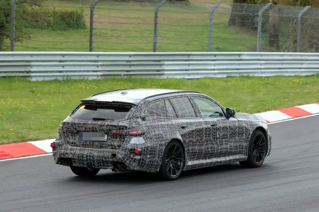 BMW M5 Touring FL 9 Motor16