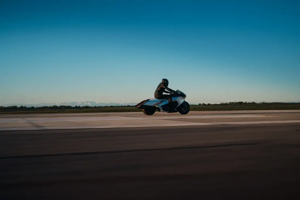 BMW Motorrad Vision K18: la reinterpretación más radical del seis cilindros bávaro 24 Motor16 BMW Motorrad Vision K18 43 Motor16