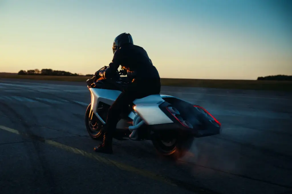 BMW Motorrad Vision K18: la reinterpretación más radical del seis cilindros bávaro 28 Motor16 BMW Motorrad Vision K18 48 Motor16