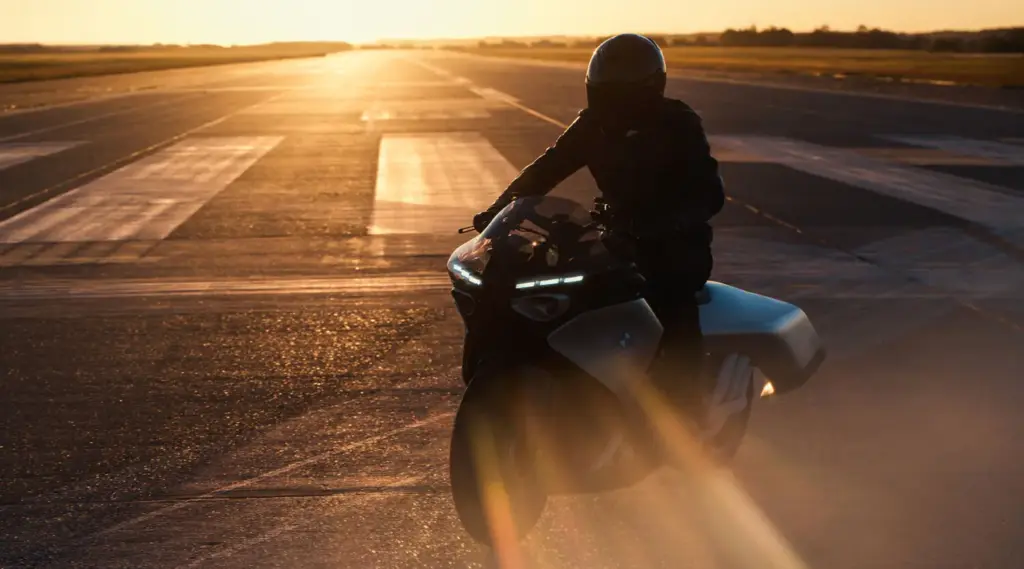 BMW Motorrad Vision K18: la reinterpretación más radical del seis cilindros bávaro 22 Motor16 BMW Motorrad Vision K18 50 Motor16