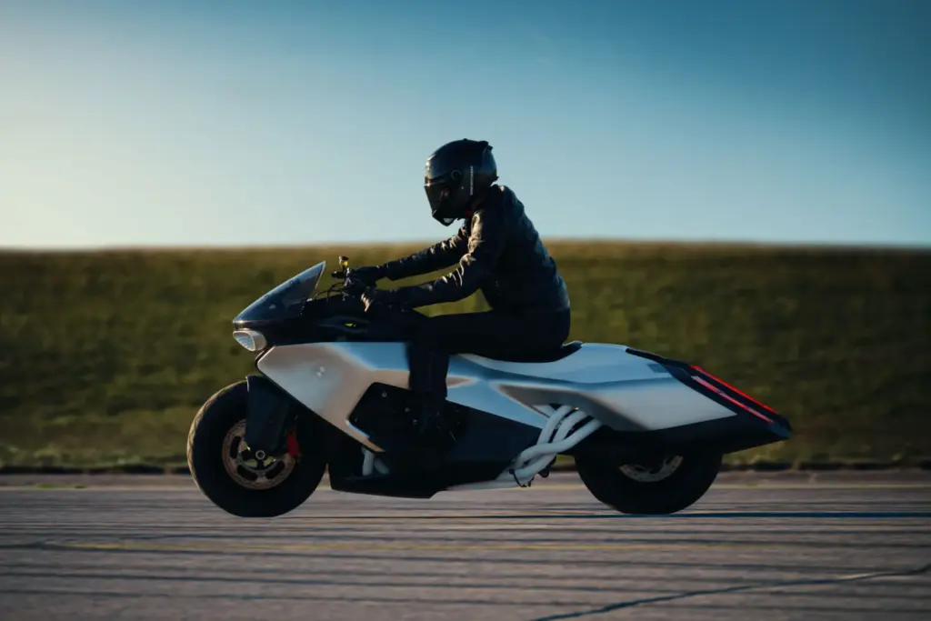 BMW Motorrad Vision K18: la reinterpretación más radical del seis cilindros bávaro 21 Motor16 BMW Motorrad Vision K18 52 Motor16