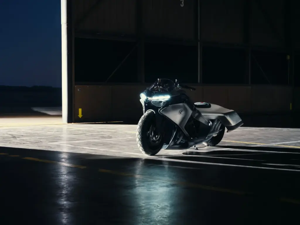 BMW Motorrad Vision K18: la reinterpretación más radical del seis cilindros bávaro 53 Motor16 BMW Motorrad Vision K18 6 Motor16
