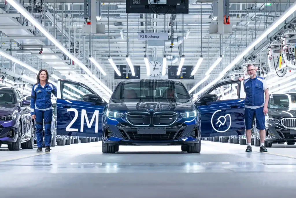 BMW alcanza los dos millones de electricos fabricados 4 Motor16