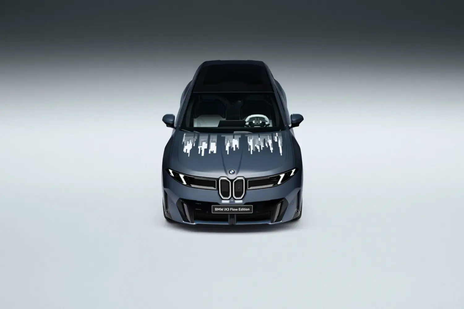 El BMW iX3 Flow Edition transforma el capó en una pantalla interactiva