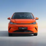 BYD lanza en Europa el Dolphin G, el híbrido enchufable que amenaza al Toyota Corolla