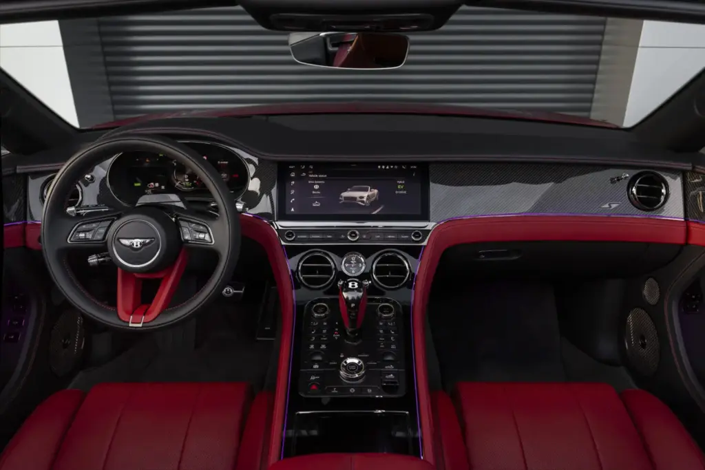 Primera prueba del Bentley Continental GTC S: Descapotable, impecable y con un escape Akrapovič 29 Motor16 Bentley GTC s V8 Hybrid alpine geen satine interior detalles 16 Motor16