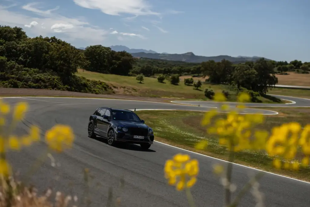 Primera prueba del Bentley Bentayga Speed: El último SUV de la vieja escuela 41 Motor16 Bentley bentayga speed Ascari 1 Motor16