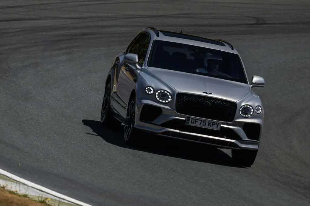 Primera prueba del Bentley Bentayga Speed: El último SUV de la vieja escuela 1 Motor16 Primera prueba del Bentley Bentayga Speed: El último SUV de la vieja escuela