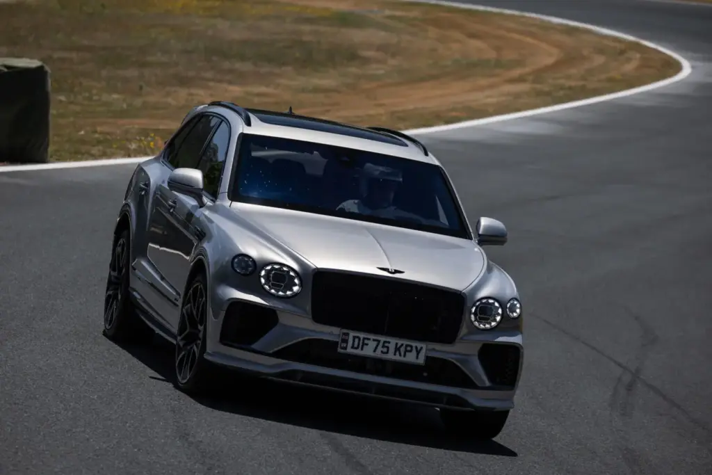 Primera prueba del Bentley Bentayga Speed: El último SUV de la vieja escuela 31 Motor16 Bentley bentayga speed Ascari 11 Motor16