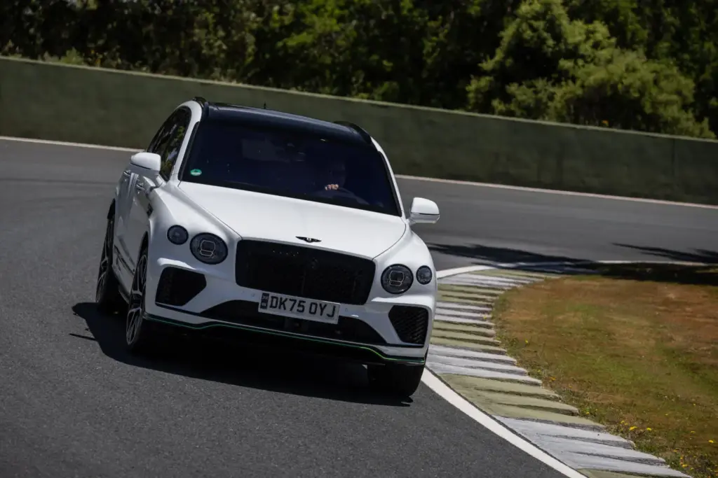 Primera prueba del Bentley Bentayga Speed: El último SUV de la vieja escuela 29 Motor16 Bentley bentayga speed Ascari 13 Motor16