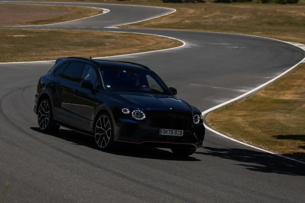 Primera prueba del Bentley Bentayga Speed: El último SUV de la vieja escuela 23 Motor16 Bentley bentayga speed Ascari 19 Motor16