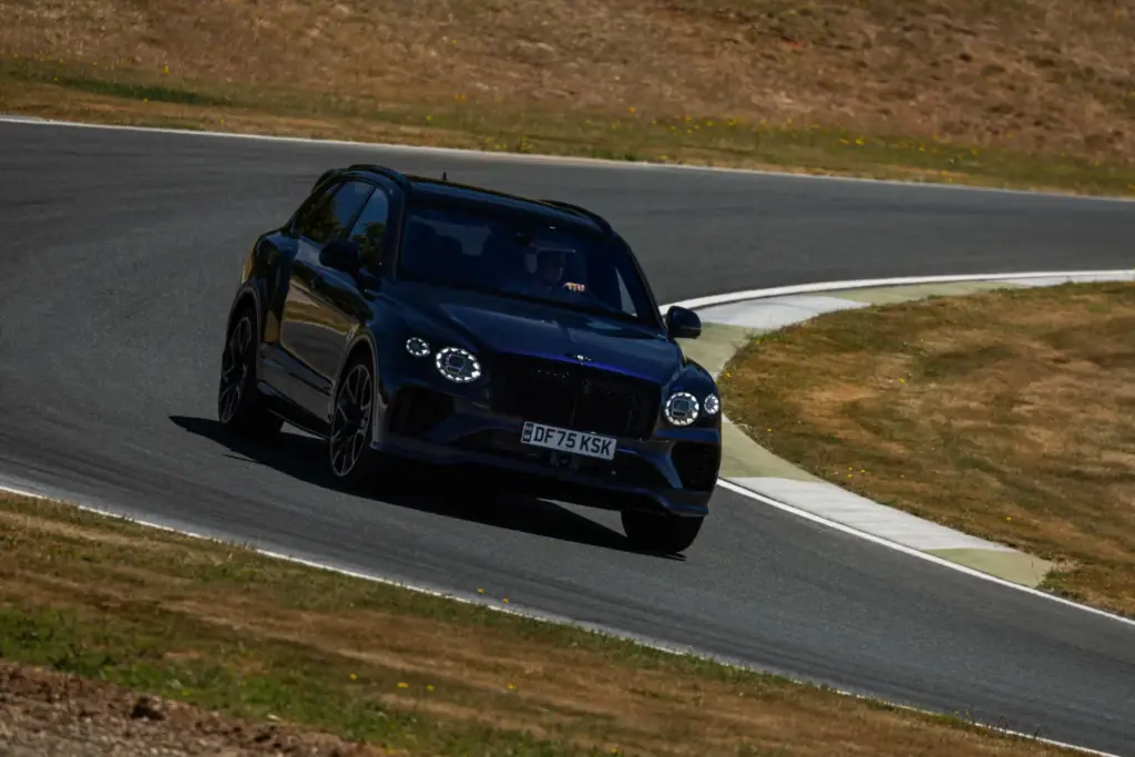 Primera prueba del Bentley Bentayga Speed: El último SUV de la vieja escuela 40 Motor16 Bentley bentayga speed Ascari 2 Motor16