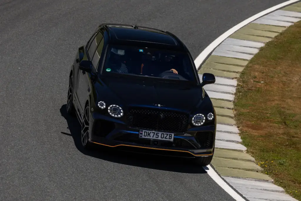 Primera prueba del Bentley Bentayga Speed: El último SUV de la vieja escuela 21 Motor16 Bentley bentayga speed Ascari 21 Motor16