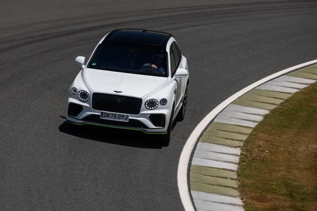 Primera prueba del Bentley Bentayga Speed: El último SUV de la vieja escuela 20 Motor16 Bentley bentayga speed Ascari 22 Motor16