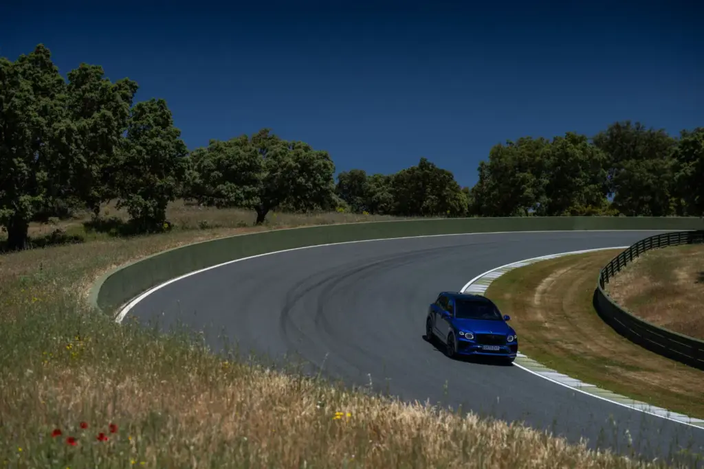 Primera prueba del Bentley Bentayga Speed: El último SUV de la vieja escuela 16 Motor16 Bentley bentayga speed Ascari 26 Motor16
