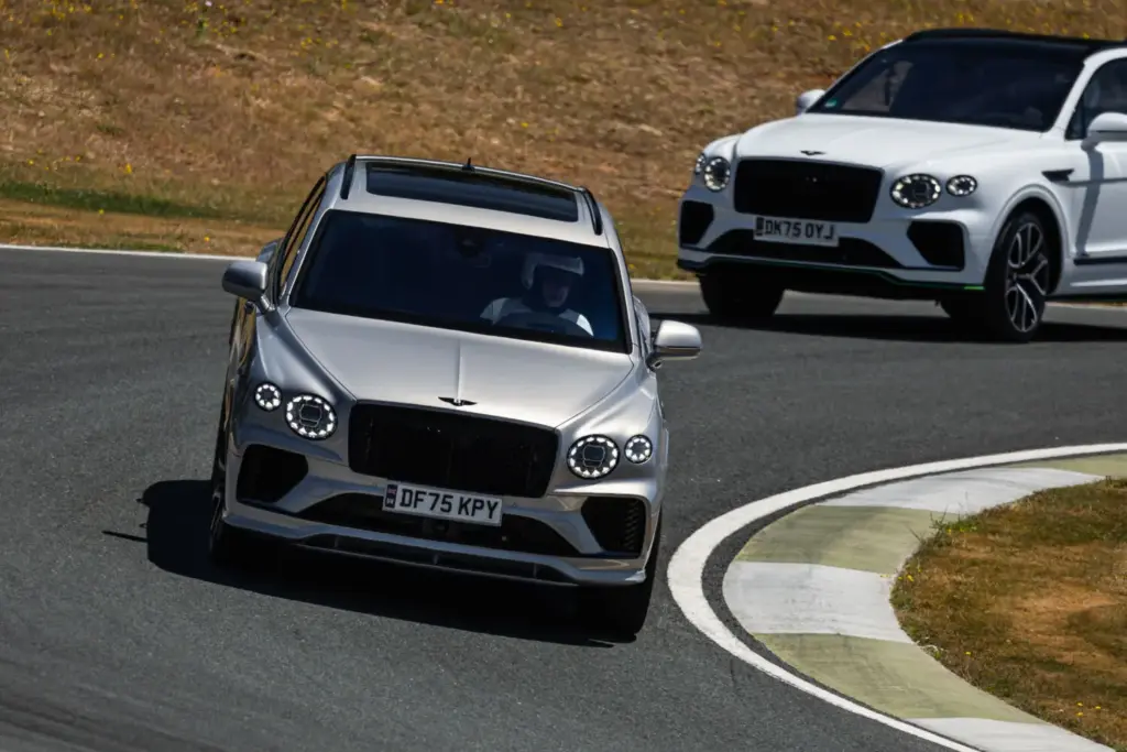 Primera prueba del Bentley Bentayga Speed: El último SUV de la vieja escuela 39 Motor16 Bentley bentayga speed Ascari 3 Motor16