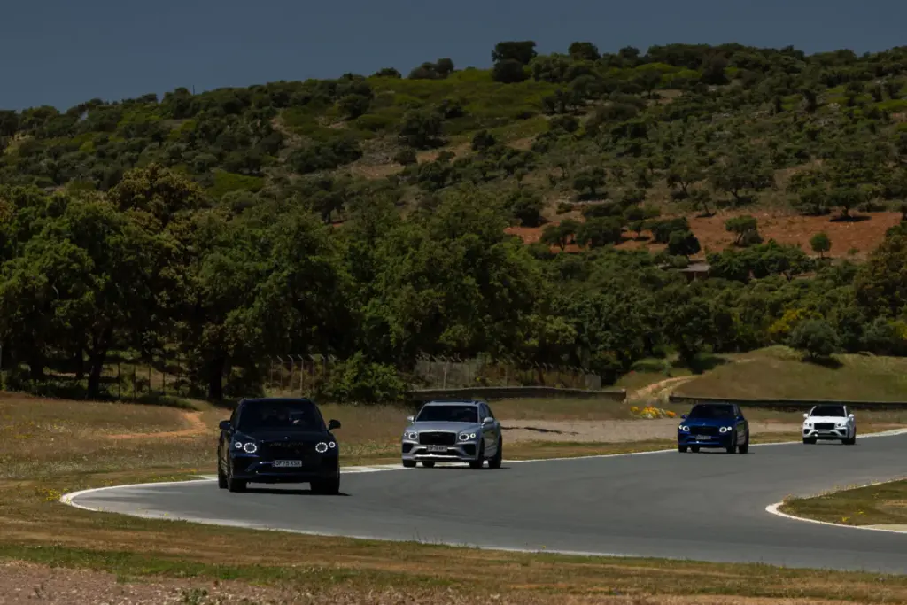 Primera prueba del Bentley Bentayga Speed: El último SUV de la vieja escuela 12 Motor16 Bentley bentayga speed Ascari 32 Motor16