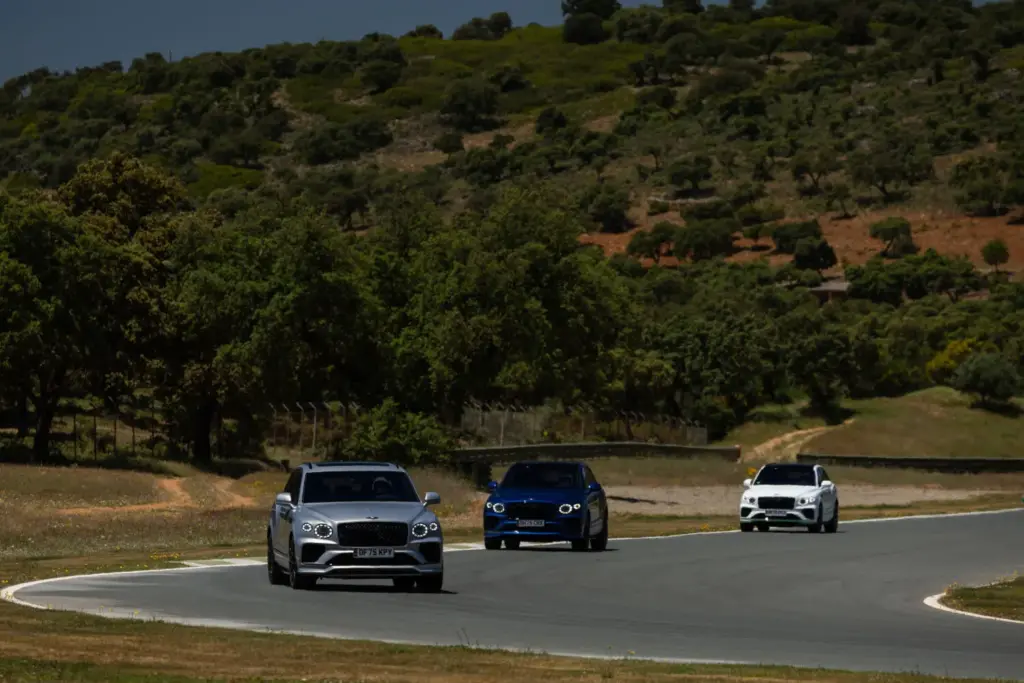 Primera prueba del Bentley Bentayga Speed: El último SUV de la vieja escuela 11 Motor16 Bentley bentayga speed Ascari 33 Motor16