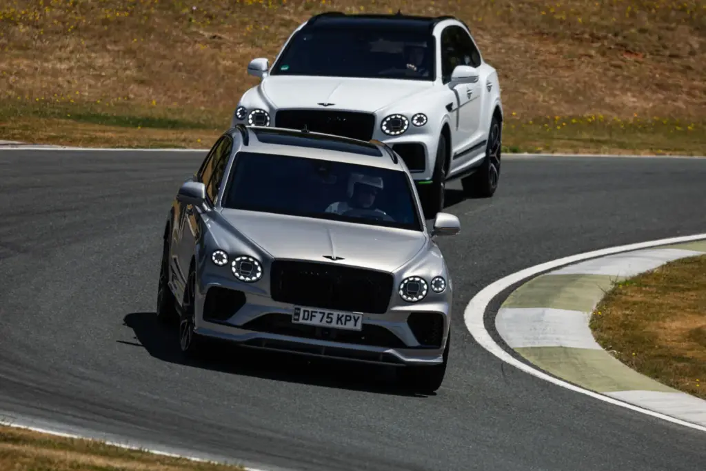 Primera prueba del Bentley Bentayga Speed: El último SUV de la vieja escuela 36 Motor16 Bentley bentayga speed Ascari 6 Motor16
