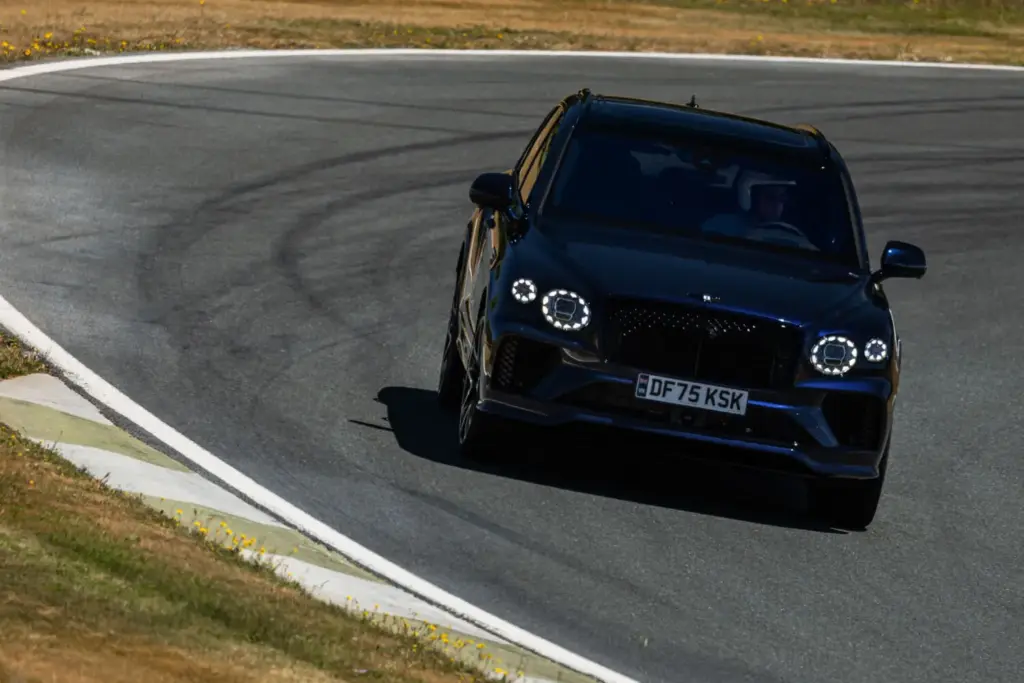 Primera prueba del Bentley Bentayga Speed: El último SUV de la vieja escuela 35 Motor16 Bentley bentayga speed Ascari 7 Motor16