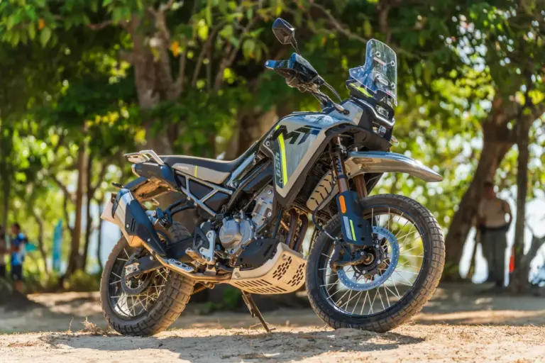 CFMoto 450MT, QJMotor SRT 550 y Voge DS525X: ¿cuál es la trail china 500 cc más barata y mejor equipada?