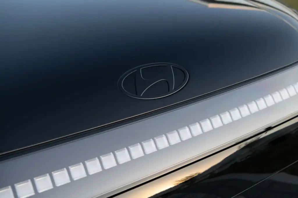 HYUNDAI IONIQ 9 AWD Performance Calligraphy Black Ink 5 Motor16