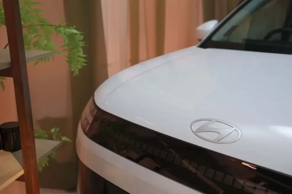El fenómeno K-Beauty está arrasando y Hyundai lo aprovecha transformando el IONIQ 9 en un spa con tratamientos coreanos gratuitos 7 Motor16 HYUNDAI IONIQ9 SPA LONDRES1 Motor16