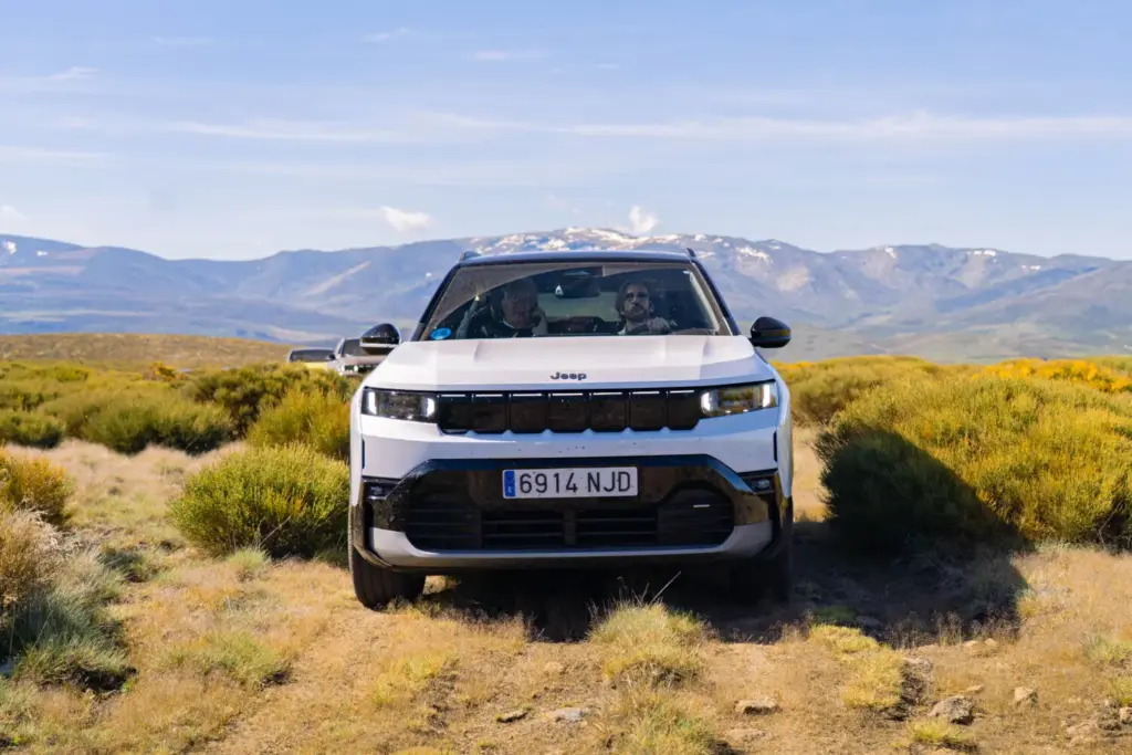 Primera prueba con el nuevo Jeep Compass Plug in 8 Motor16 Jeep Compass enchufable 3 motores16