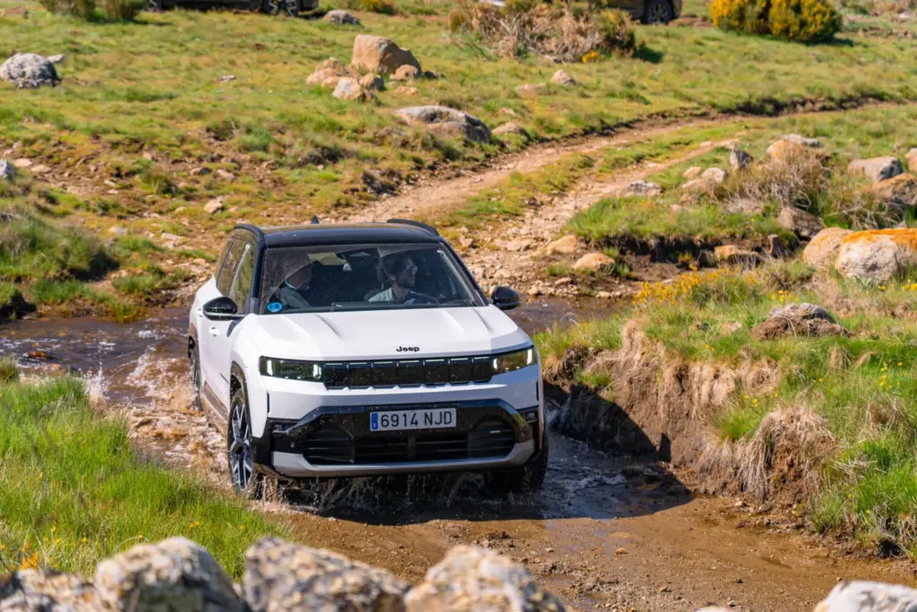 Primera prueba con el nuevo Jeep Compass Plug in 12 Motor16 Jeep Compass enchufable 7 Motor16