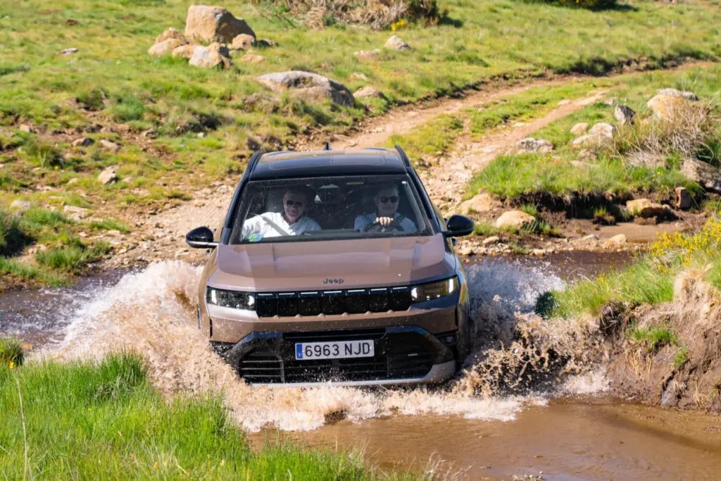 Primera prueba con el nuevo Jeep Compass Plug in 13 Motor16 Jeep Compass enchufable 8 motores 16