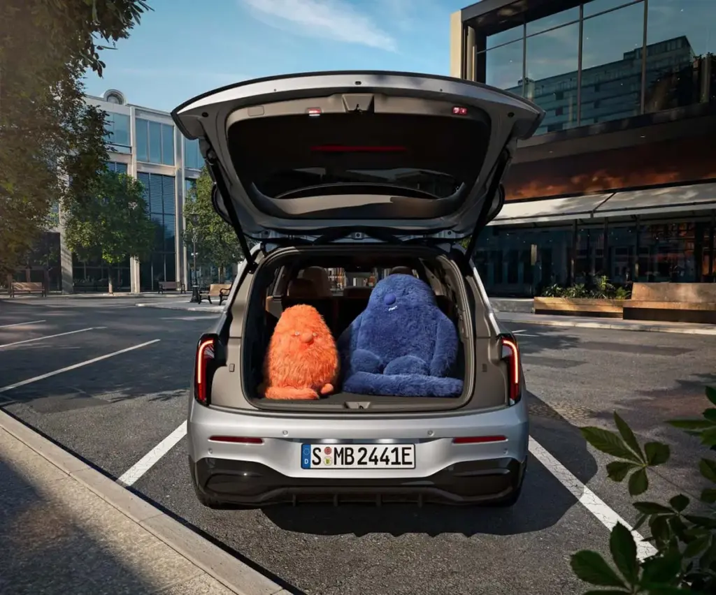 Kimi Antonelli, el piloto líder del Mundial de F1, protagoniza la nueva campaña del Mercedes-Benz GLC eléctrico rodada en Madrid 19 Motor16 KIMI ANTONELLI MERCEDES BENZ GLC ELETRICO19 Motor16