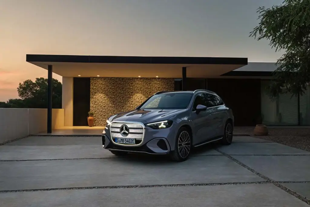 Kimi Antonelli, el piloto líder del Mundial de F1, protagoniza la nueva campaña del Mercedes-Benz GLC eléctrico rodada en Madrid 9 Motor16 KIMI ANTONELLI MERCEDES BENZ GLC ELETRICO8 Motor16