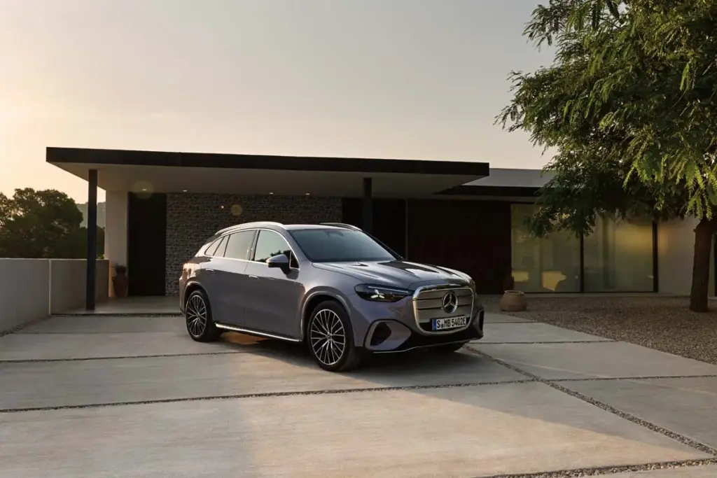 Kimi Antonelli, el piloto líder del Mundial de F1, protagoniza la nueva campaña del Mercedes-Benz GLC eléctrico rodada en Madrid 10 Motor16 KIMI ANTONELLI MERCEDES BENZ GLC ELETRICO9 Motor16