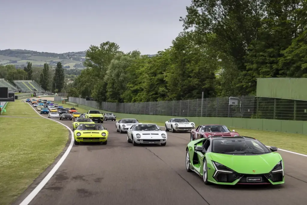 El Lamborghini Polo Storico Giro 2026 recorre Italia para celebrar los 60 años del Miura 14 Motor16 LAMBORGHNII MIURA TOUR 12 Motor16