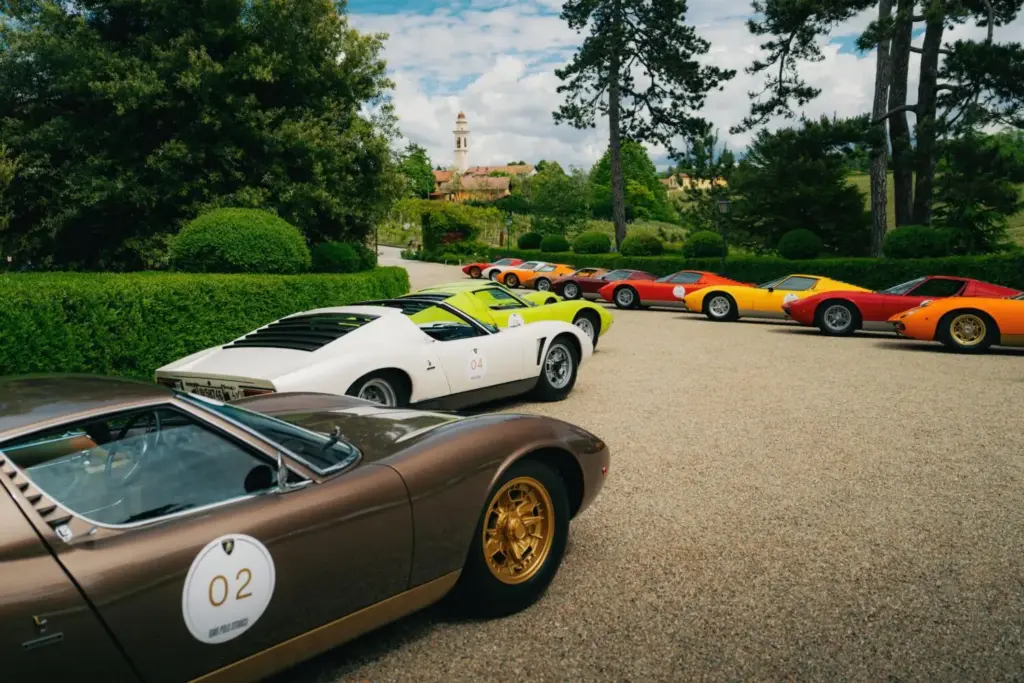 El Lamborghini Polo Storico Giro 2026 recorre Italia para celebrar los 60 años del Miura 15 Motor16 LAMBORGHNII MIURA TOUR 13 Motor16