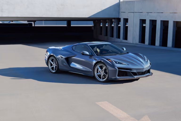 La Corvette abandonada en un centro comercial simboliza el fin de los ‘dead malls’