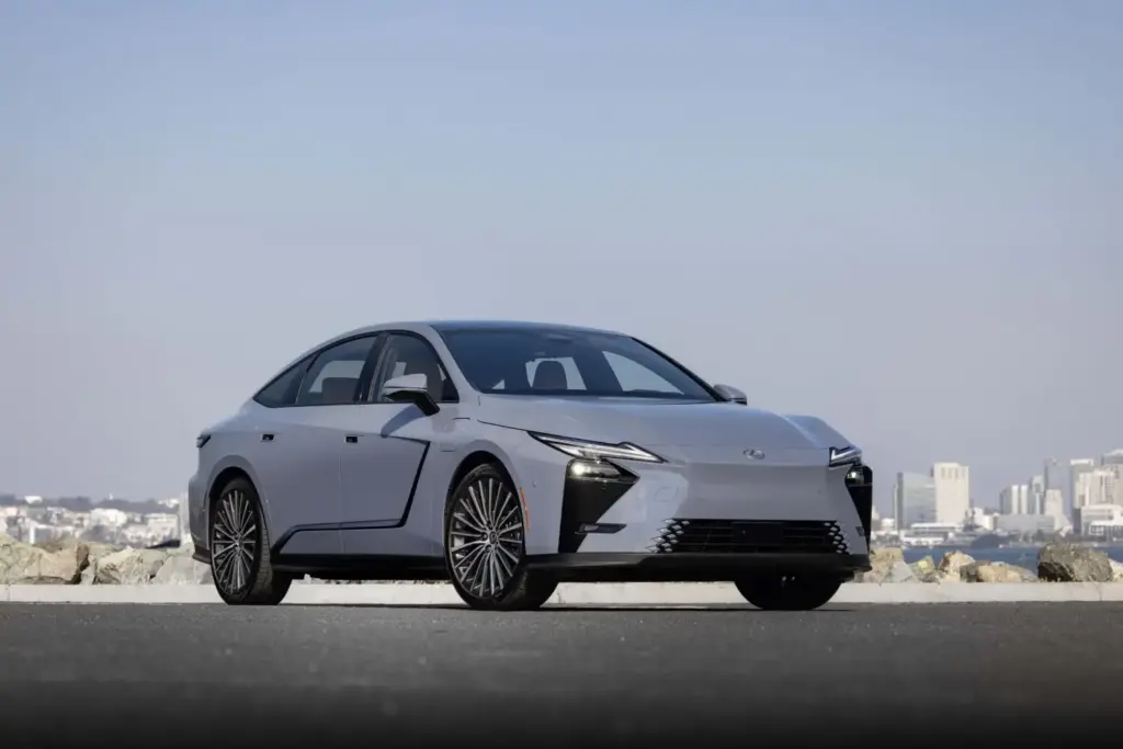 Lexus ES 350e 1 Motor16