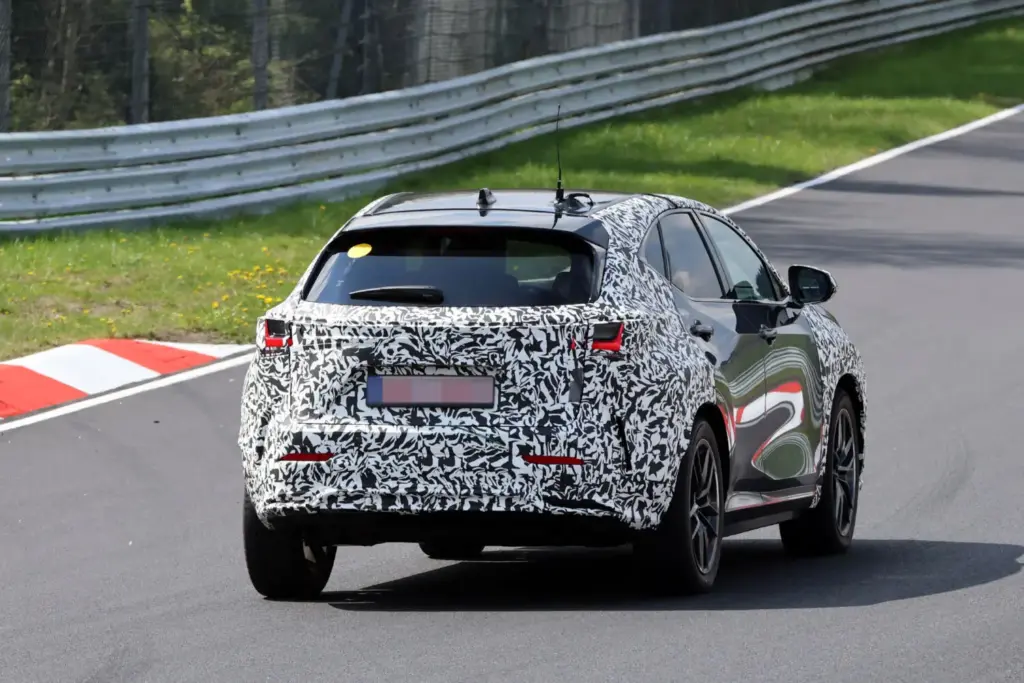 Lexus RX 2027 espia 14 Motor16
