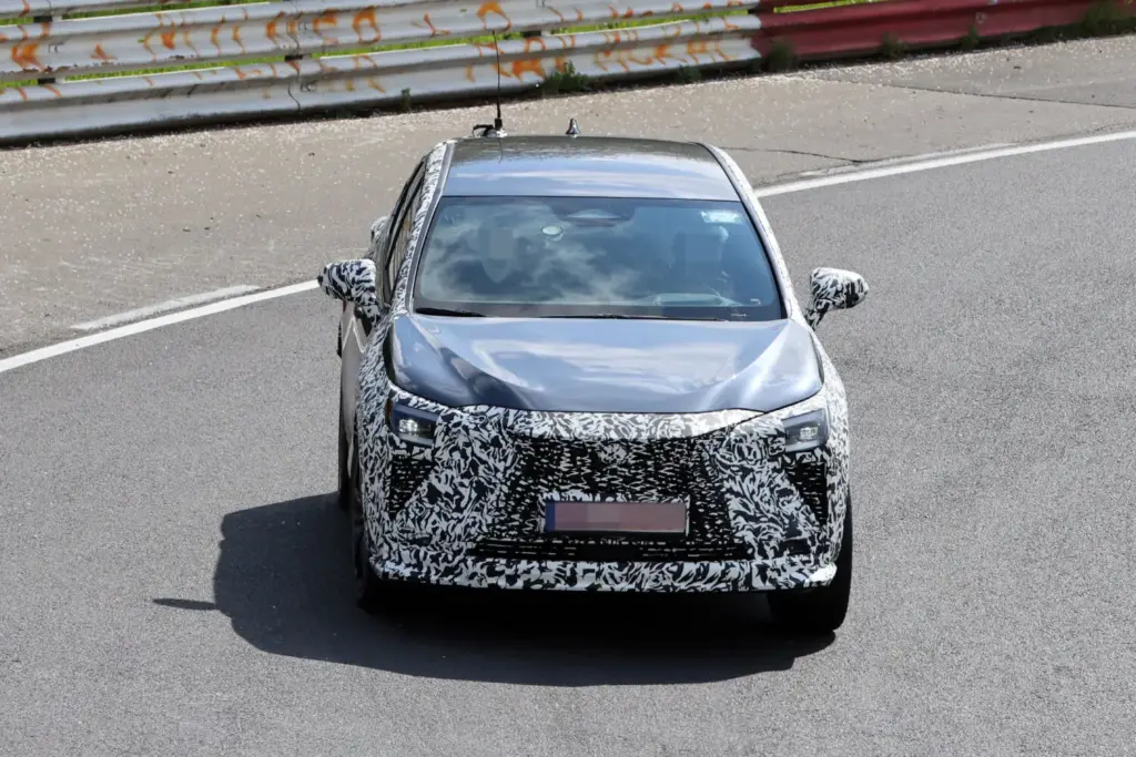 Lexus RX 2027 espia 3 Motor16