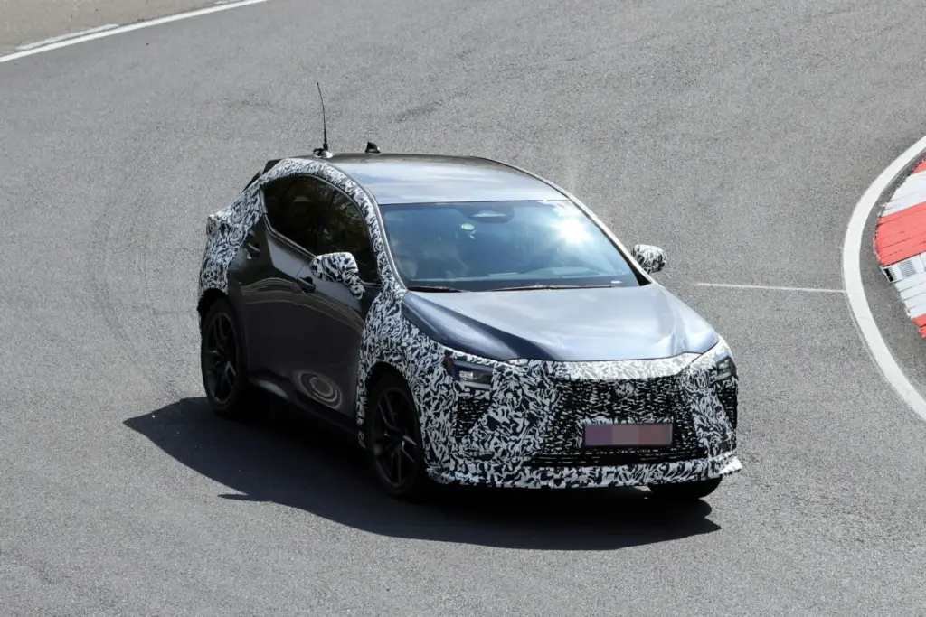 Lexus RX 2027 espia 5 Motor16