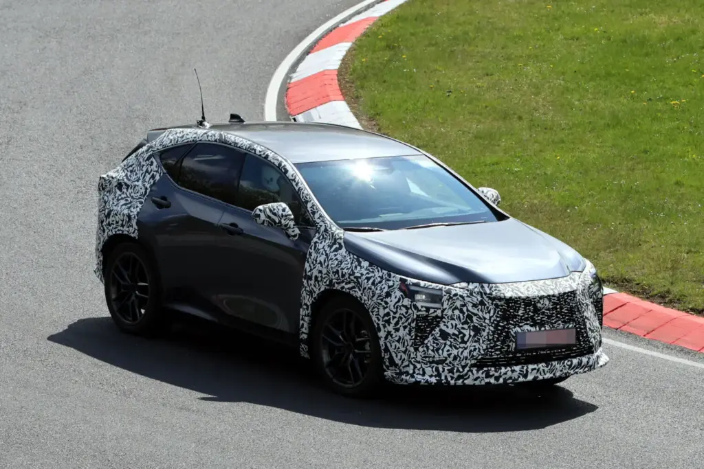 Lexus RX 2027 espia 6 Motor16